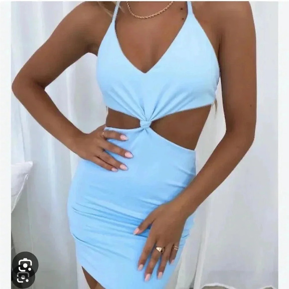 WHITE FOX MINI DRESS - Picture 2 of 10